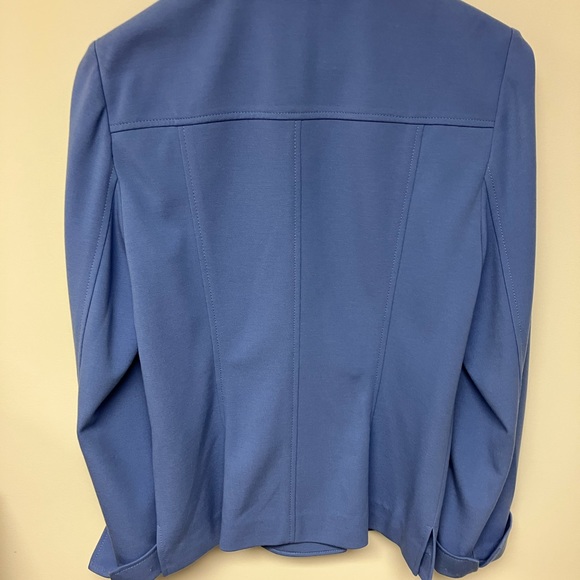 Talbots, blazer in light blue, size 8. - Picture 2 of 9